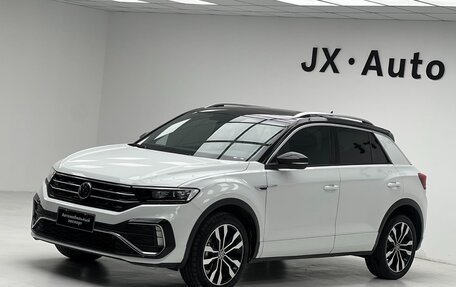 Volkswagen T-Roc I, 2022 год, 1 570 007 рублей, 3 фотография