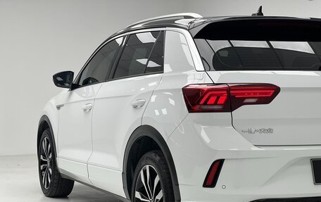 Volkswagen T-Roc I, 2022 год, 1 570 007 рублей, 16 фотография