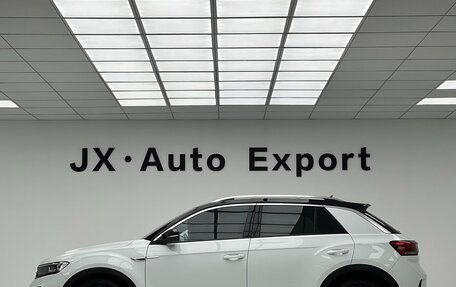 Volkswagen T-Roc I, 2022 год, 1 570 007 рублей, 18 фотография