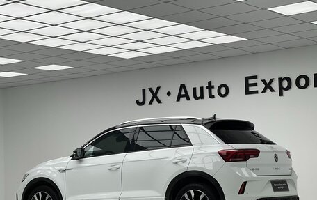 Volkswagen T-Roc I, 2022 год, 1 570 007 рублей, 19 фотография