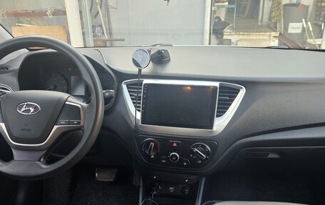 Hyundai Solaris II рестайлинг, 2019 год, 1 200 000 рублей, 7 фотография