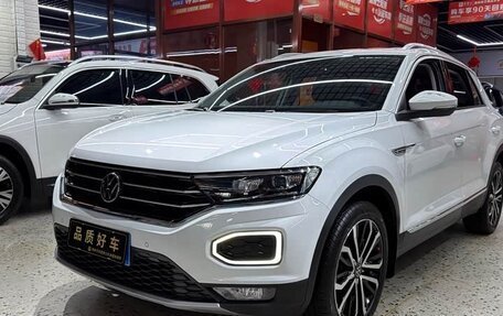 Volkswagen T-Roc I, 2022 год, 1 430 000 рублей, 1 фотография