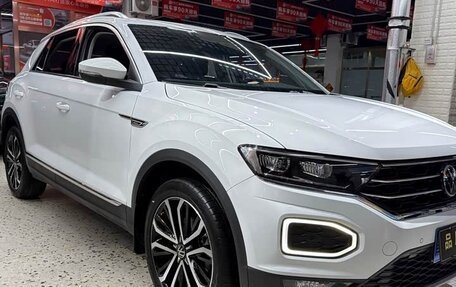Volkswagen T-Roc I, 2022 год, 1 430 000 рублей, 3 фотография