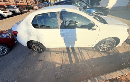 Renault Logan II, 2015 год, 770 000 рублей, 2 фотография
