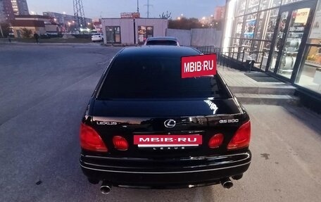 Lexus GS II рестайлинг, 2001 год, 1 350 000 рублей, 23 фотография