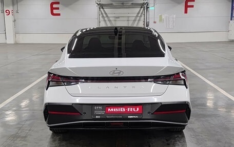 Hyundai Elantra, 2023 год, 1 839 000 рублей, 6 фотография