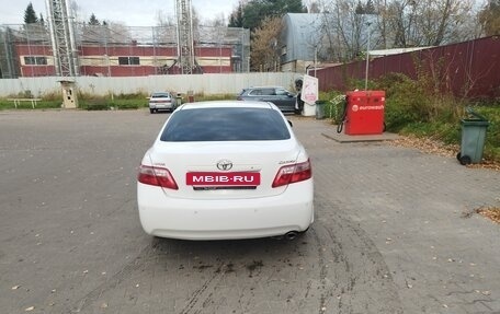 Toyota Camry, 2011 год, 950 000 рублей, 2 фотография