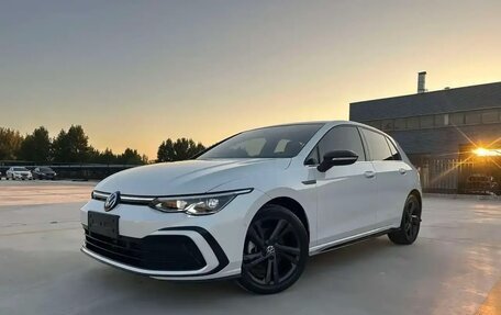 Volkswagen Golf VIII, 2023 год, 1 910 000 рублей, 1 фотография