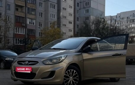 Hyundai Solaris II рестайлинг, 2011 год, 570 000 рублей, 6 фотография