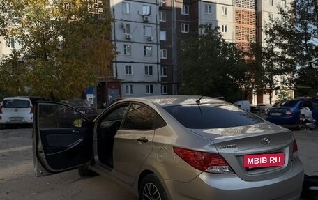 Hyundai Solaris II рестайлинг, 2011 год, 570 000 рублей, 3 фотография