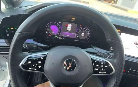 Volkswagen Golf VIII, 2023 год, 1 910 000 рублей, 10 фотография