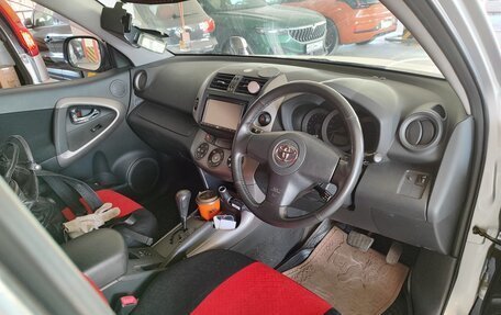Toyota RAV4, 2005 год, 1 070 000 рублей, 9 фотография
