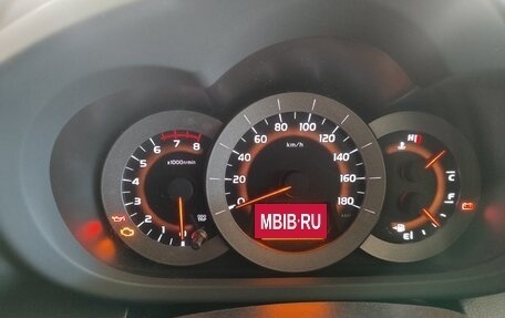 Toyota RAV4, 2005 год, 1 070 000 рублей, 8 фотография