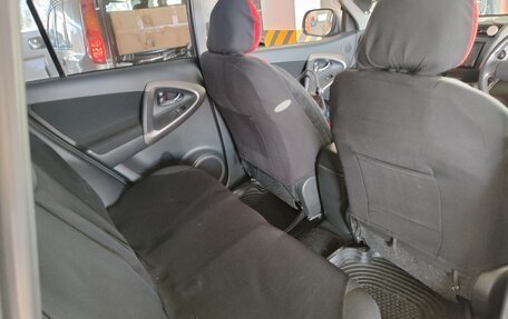 Toyota RAV4, 2005 год, 1 070 000 рублей, 10 фотография