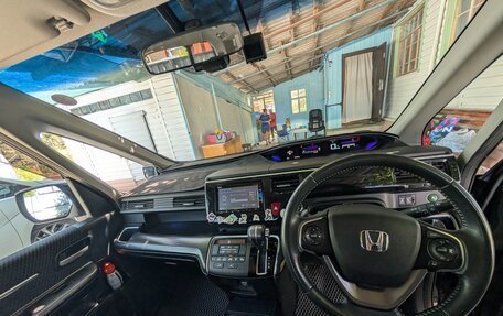 Honda Stepwgn IV рестайлинг, 2017 год, 1 820 000 рублей, 7 фотография
