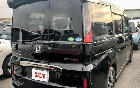 Honda Stepwgn IV рестайлинг, 2017 год, 1 820 000 рублей, 29 фотография