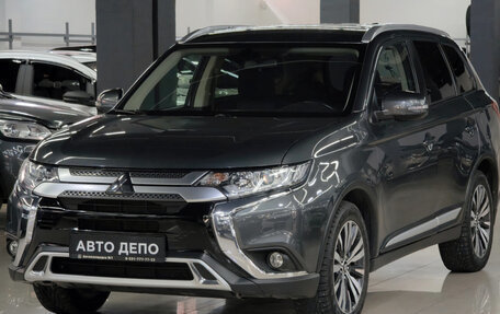 Mitsubishi Outlander III рестайлинг 3, 2021 год, 2 650 000 рублей, 1 фотография