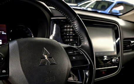 Mitsubishi Outlander III рестайлинг 3, 2021 год, 2 650 000 рублей, 23 фотография