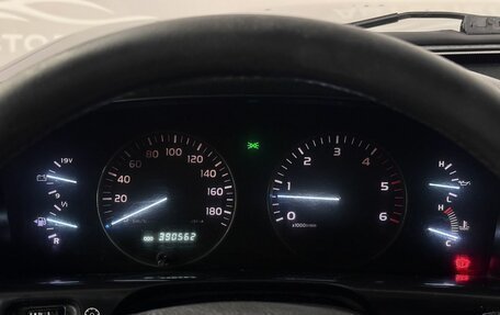 Toyota Land Cruiser 100 рестайлинг 2, 2006 год, 2 230 000 рублей, 12 фотография