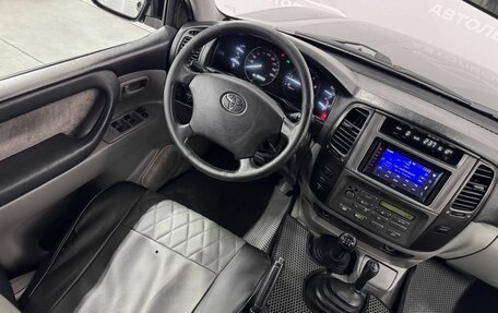 Toyota Land Cruiser 100 рестайлинг 2, 2006 год, 2 230 000 рублей, 15 фотография