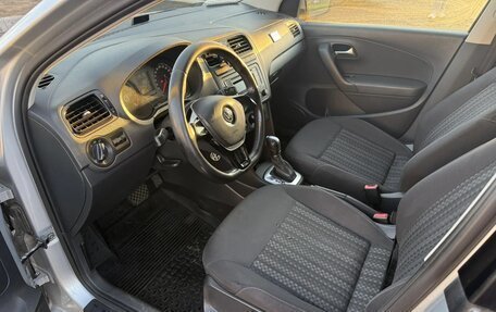 Volkswagen Polo VI (EU Market), 2015 год, 800 000 рублей, 4 фотография