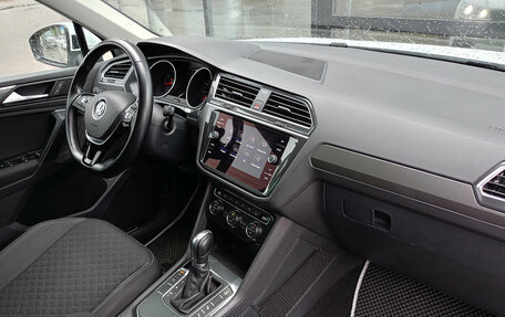 Volkswagen Tiguan II, 2018 год, 1 910 000 рублей, 4 фотография