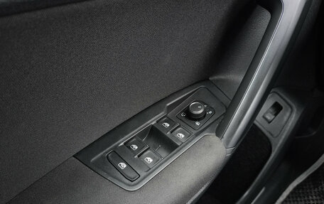 Volkswagen Tiguan II, 2018 год, 1 910 000 рублей, 12 фотография