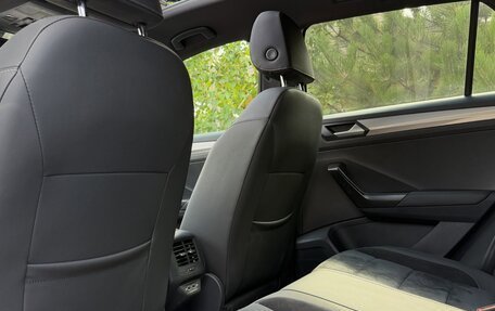 Volkswagen T-Roc I, 2023 год, 2 250 000 рублей, 14 фотография