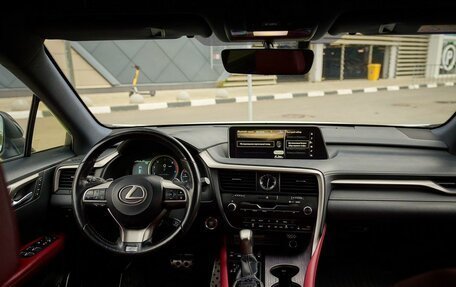Lexus RX IV рестайлинг, 2018 год, 3 818 000 рублей, 7 фотография