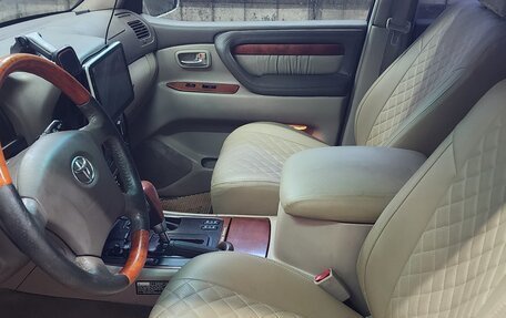 Toyota Land Cruiser 100 рестайлинг 2, 2001 год, 2 100 000 рублей, 2 фотография