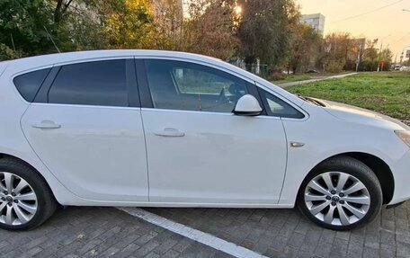 Opel Astra J, 2011 год, 620 000 рублей, 9 фотография