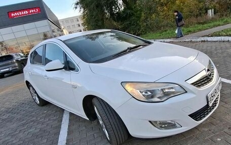 Opel Astra J, 2011 год, 620 000 рублей, 3 фотография