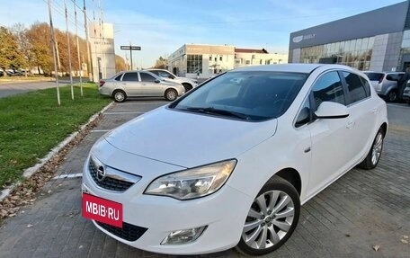 Opel Astra J, 2011 год, 620 000 рублей, 2 фотография