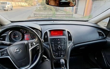 Opel Astra J, 2011 год, 620 000 рублей, 11 фотография