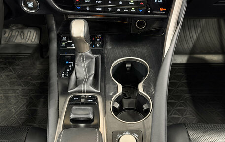 Lexus RX IV рестайлинг, 2018 год, 4 000 000 рублей, 9 фотография