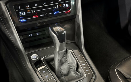 Volkswagen Tiguan II, 2021 год, 2 900 000 рублей, 10 фотография