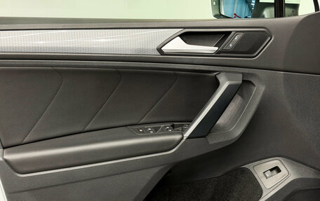Volkswagen Tiguan II, 2021 год, 2 900 000 рублей, 12 фотография