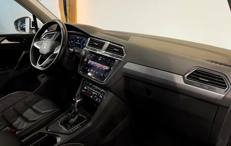Volkswagen Tiguan II, 2021 год, 2 900 000 рублей, 17 фотография