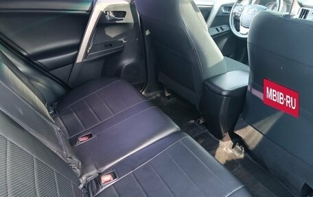 Toyota RAV4, 2015 год, 1 800 000 рублей, 12 фотография