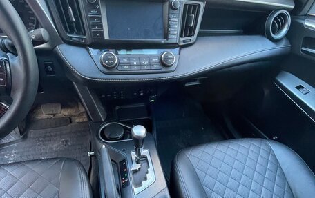 Toyota RAV4, 2017 год, 2 250 000 рублей, 9 фотография