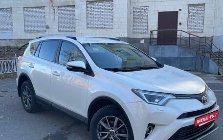 Toyota RAV4, 2017 год, 2 250 000 рублей, 3 фотография