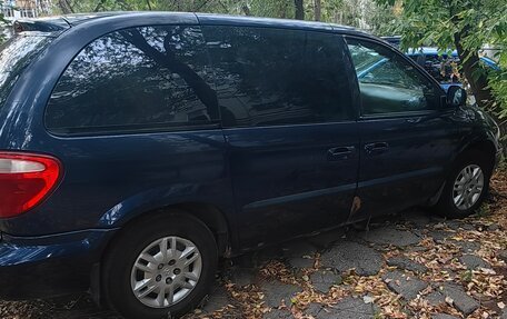 Chrysler Voyager IV, 2003 год, 412 345 рублей, 3 фотография
