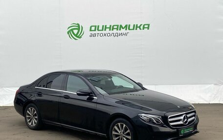 Mercedes-Benz E-Класс, 2019 год, 2 950 000 рублей, 3 фотография