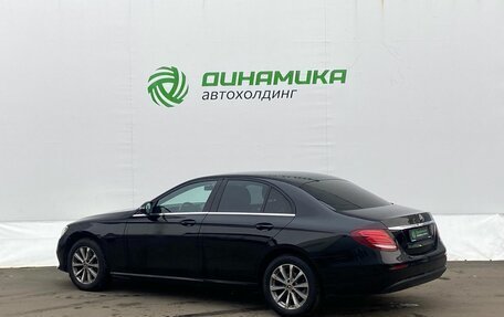 Mercedes-Benz E-Класс, 2019 год, 2 950 000 рублей, 7 фотография