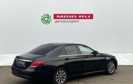 Mercedes-Benz E-Класс, 2019 год, 2 950 000 рублей, 5 фотография