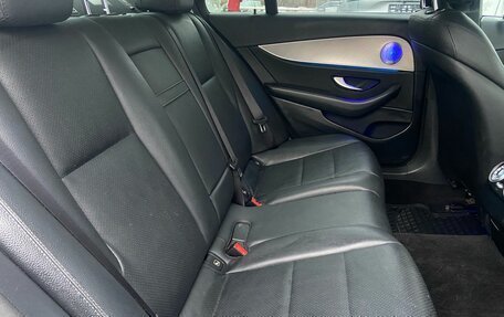 Mercedes-Benz E-Класс, 2019 год, 2 950 000 рублей, 10 фотография