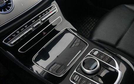 Mercedes-Benz E-Класс, 2019 год, 2 950 000 рублей, 22 фотография