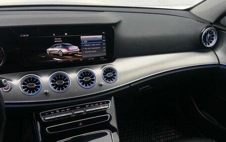Mercedes-Benz E-Класс, 2019 год, 2 950 000 рублей, 21 фотография