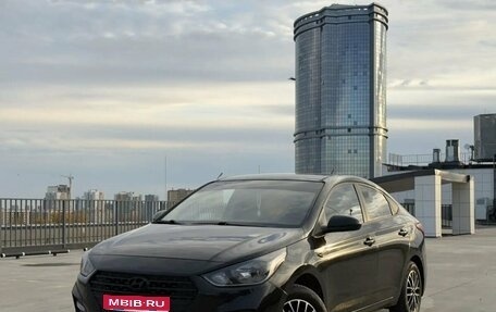 Hyundai Solaris II рестайлинг, 2017 год, 1 070 000 рублей, 1 фотография