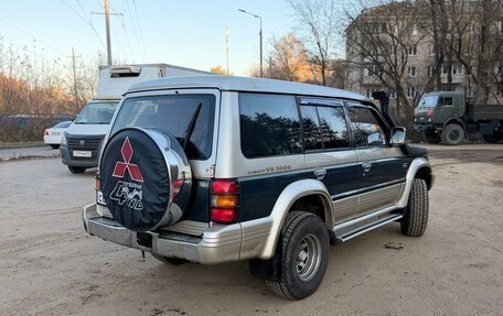 Mitsubishi Pajero III рестайлинг, 1994 год, 750 000 рублей, 2 фотография